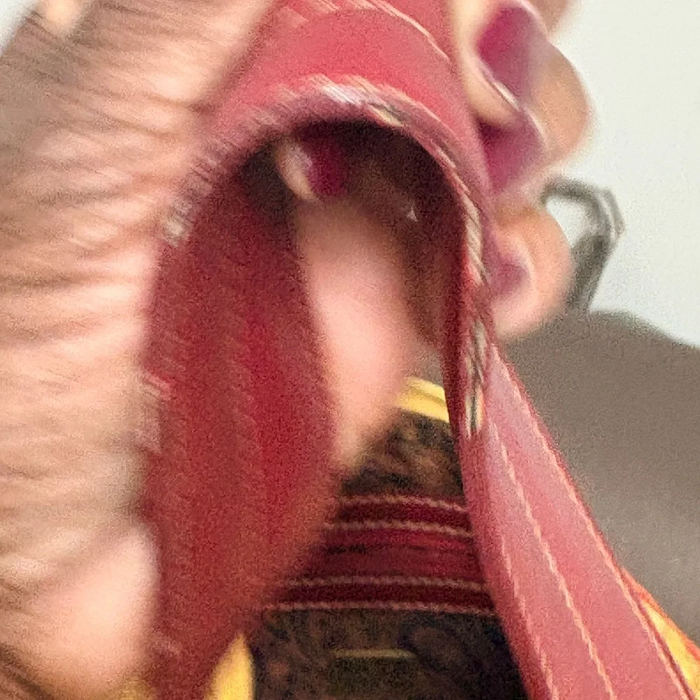 *Maxx New York VINTAGE Tapestry hobo